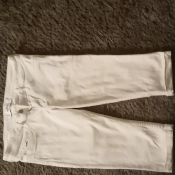 Hollister Denim - Hollister Capri pants size 5 W27 white